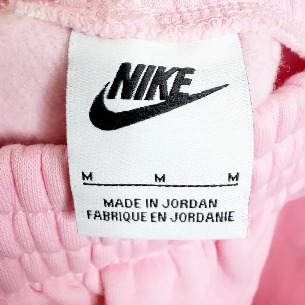 Nike sportswear club